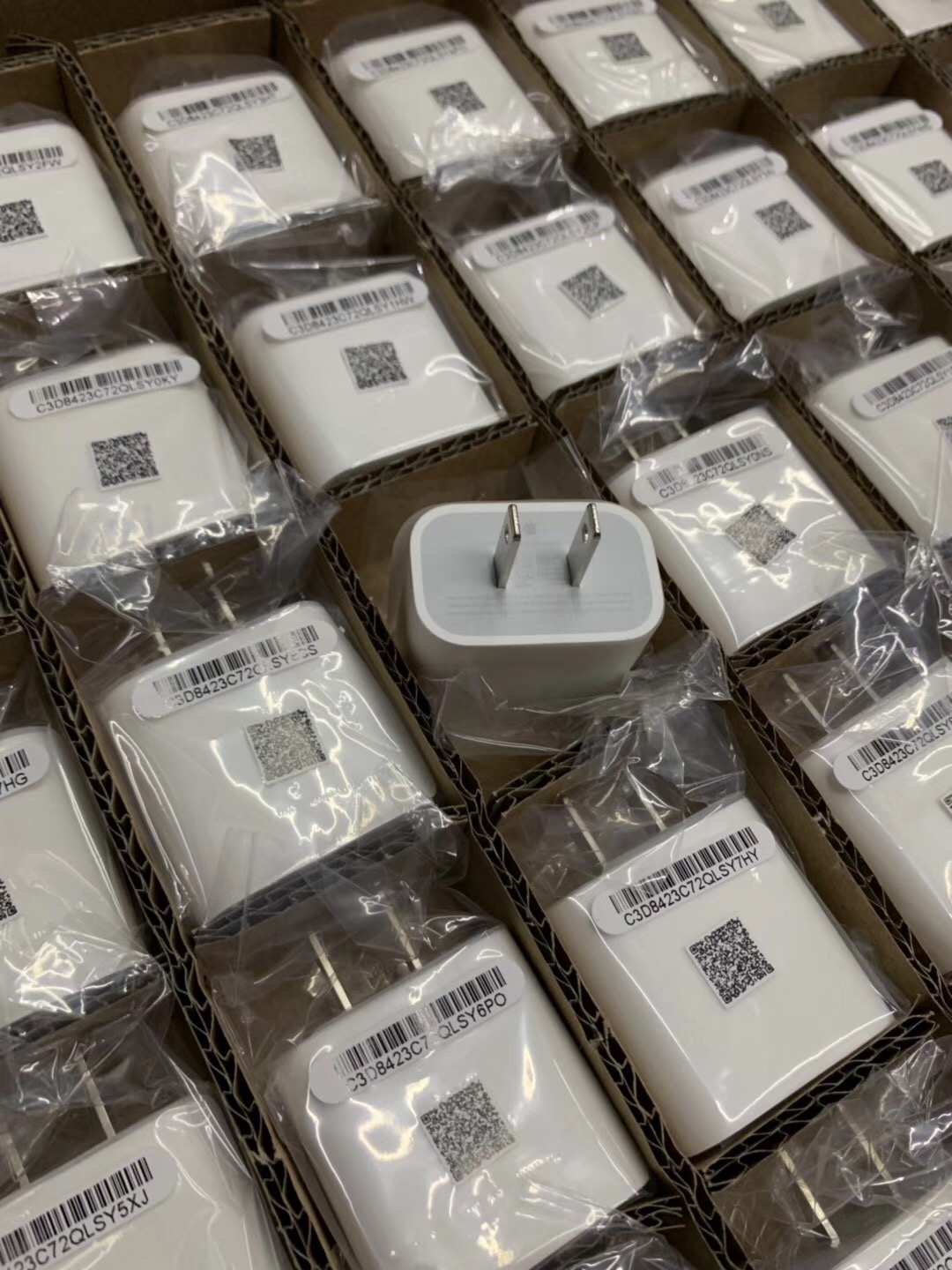 Apple 18W USBC Power Adapter A1692 EU spec hkkinga